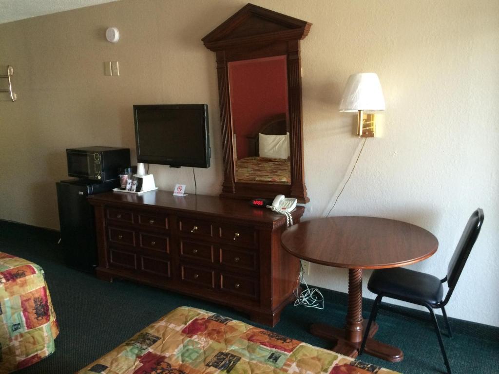 Bestway Inn Ruidoso Downs Room photo